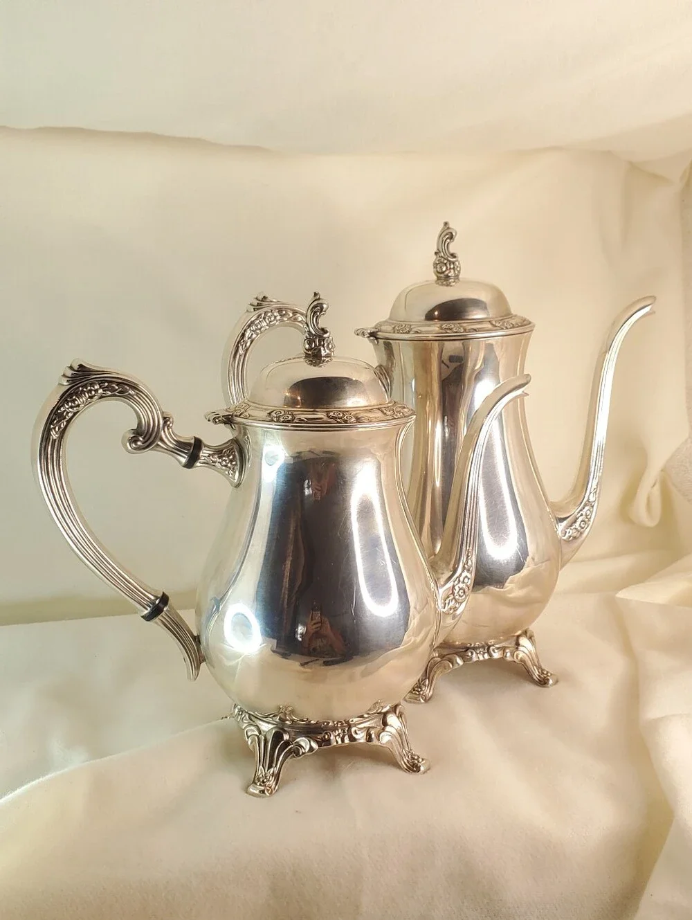 VTG Oneida USA Silver Plate 5-piece Coffee/Tea Service Set with 24